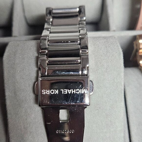 MK Watches main image 3